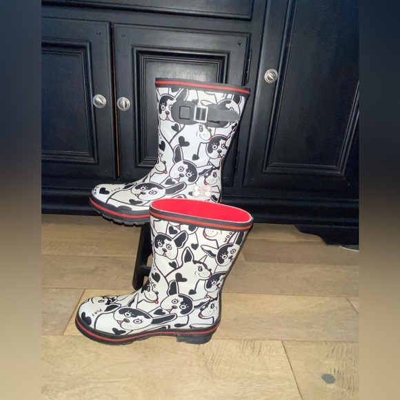 Bob's by Sketchers US size 8. Stylish Women's Black and Red Rain Boots - Picture 2 of 5